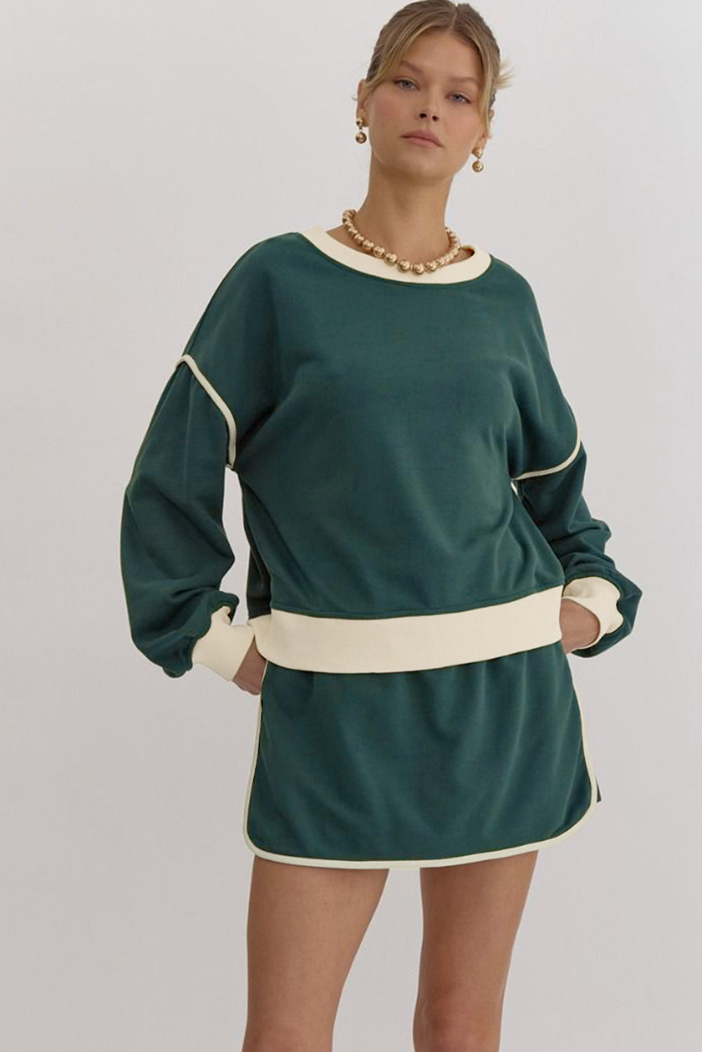 Conjunto de jersey suelto con contraste de color perenne y minifalda pantalón con cordones en la cintura