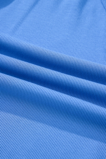 Conjunto de 2 piezas de top sin mangas ajustado azul cielo y shorts elásticos de cintura alta