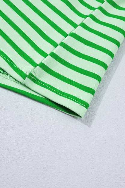 Camiseta de cuello redondo con ribete festoneado de rayas verdes
