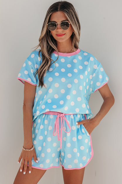 Conjunto casual corto azul cielo con lunares y borde en contraste