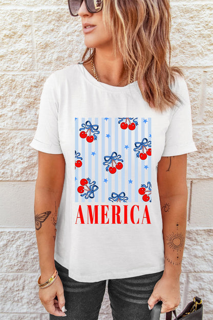 Camiseta patriótica de cuello redondo con gráfico de cereza con lazo blanco de AMÉRICA