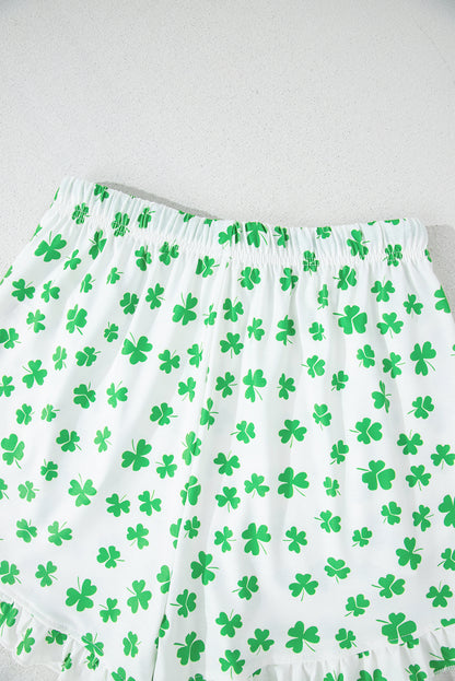 Conjunto de pijama de manga corta con estampado de trébol verde y pantalón corto con volantes
