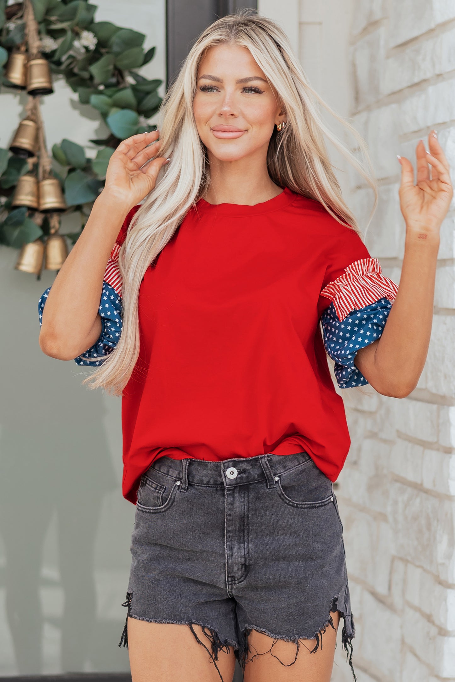 Top de manga corta abullonada Fiery Red Stars and Stripes
