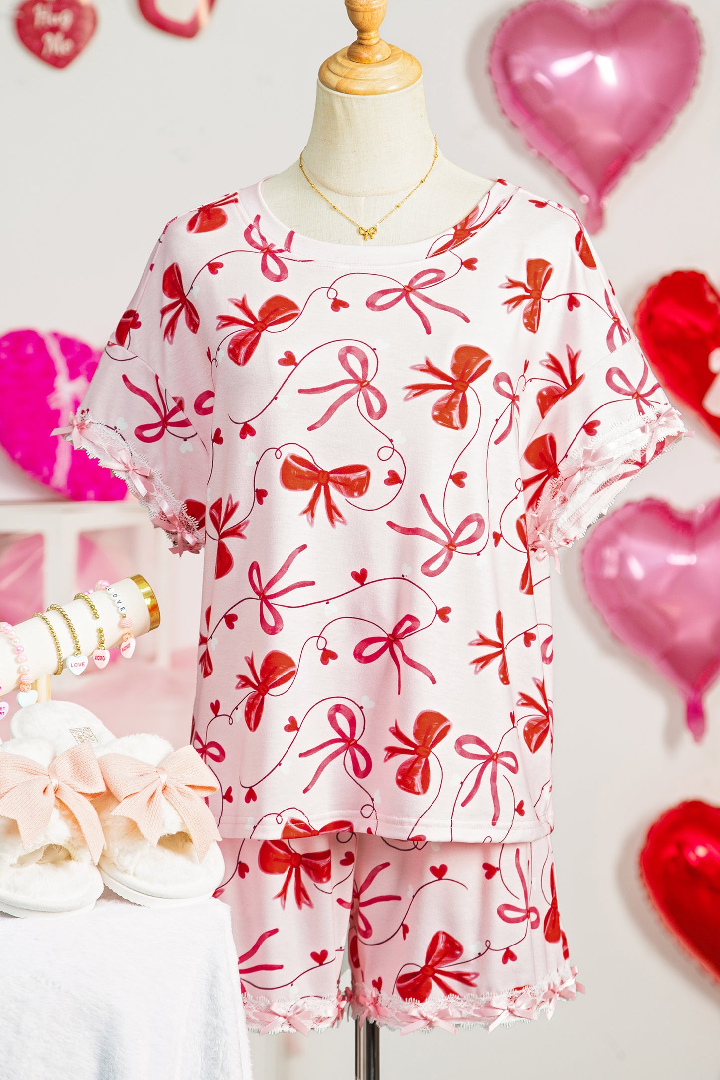 Conjunto de 2 piezas de blusa holgada con estampado de lazo romántico rojo y shorts con cordón para estar en casa