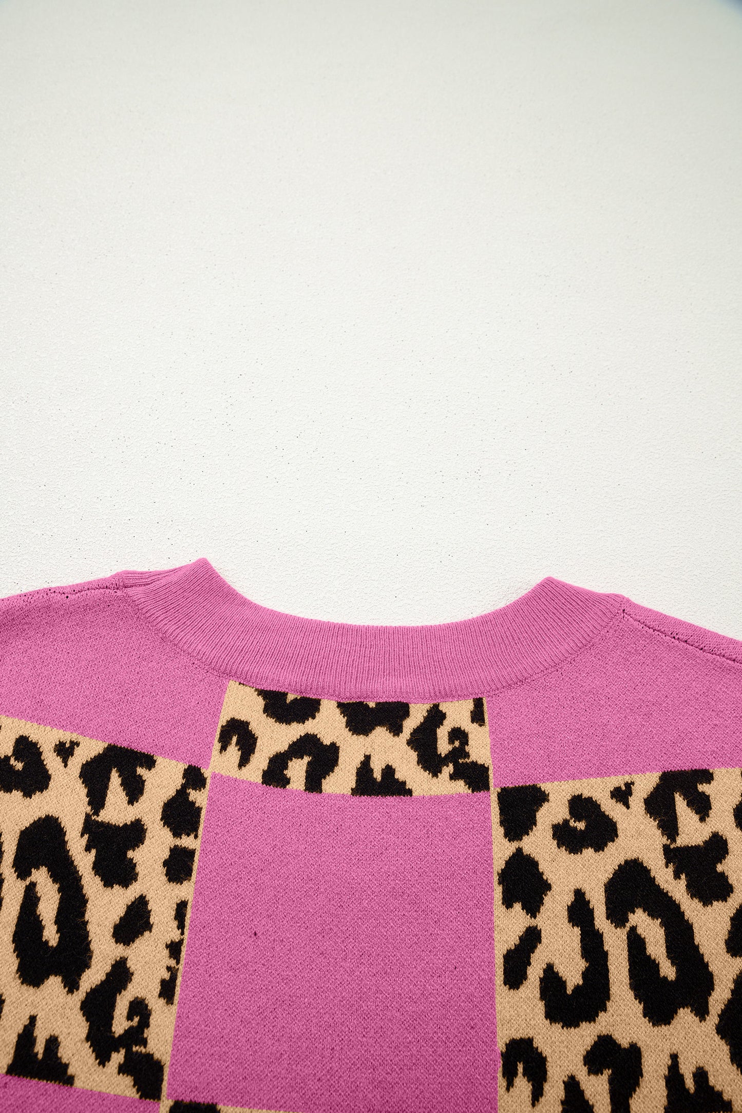 Suéter de punto de manga corta a cuadros leopardo rojo rosa