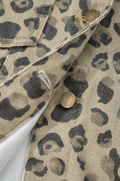Chaqueta vaquera color caqui con estampado retro de leopardo y detalles de costura con botones