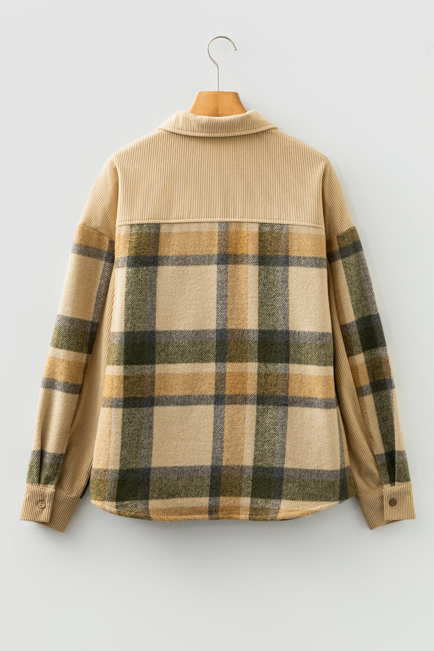Sobrecamisa de pana con retales de cuadros retro y color pergamino