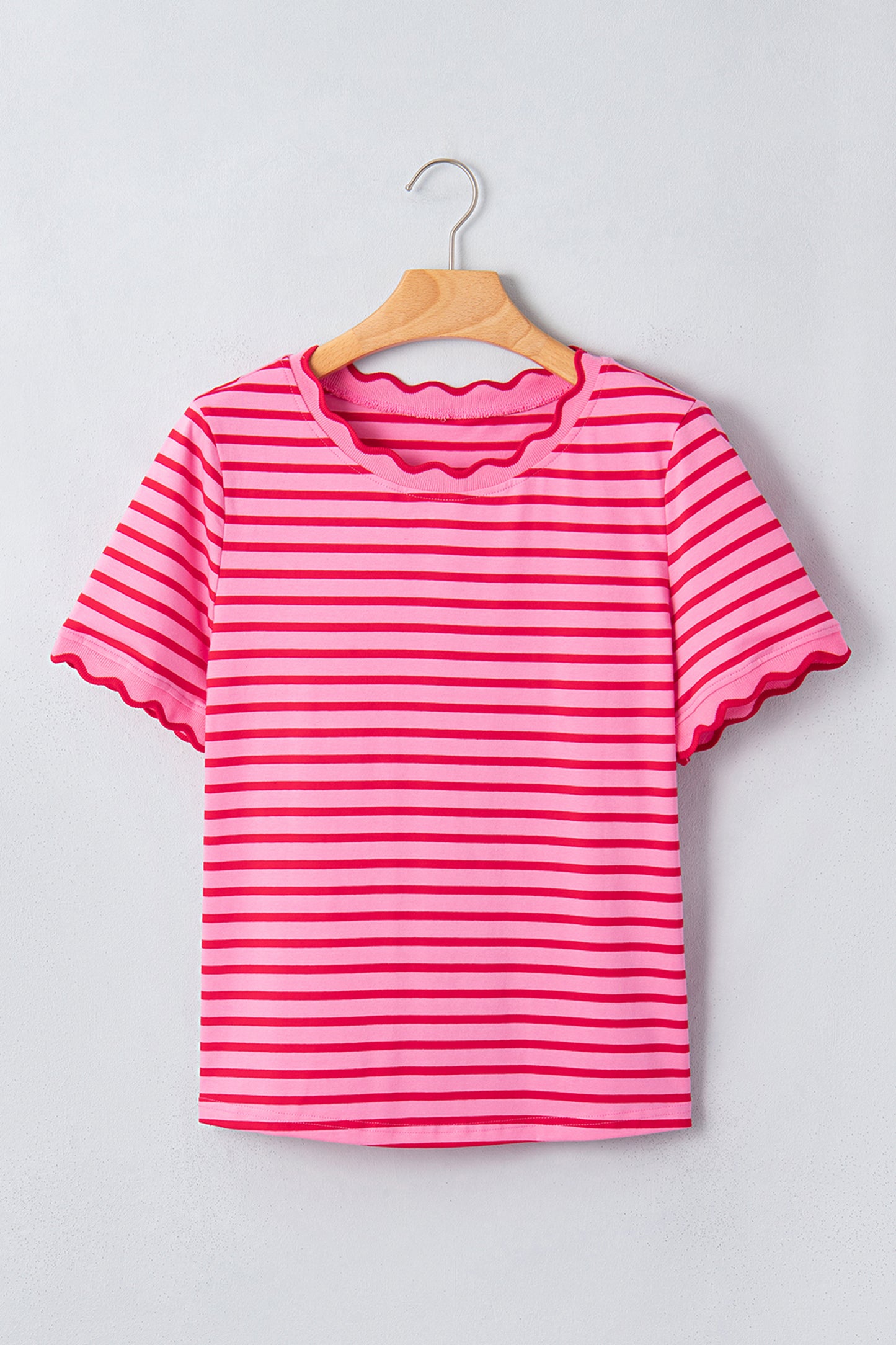 Camiseta de cuello redondo con ribete festoneado de rayas verdes