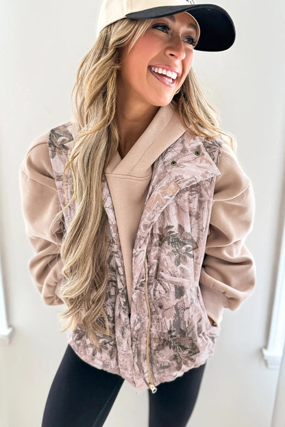 Chaleco acolchado de invierno con estampado de hojas de camuflaje marrón