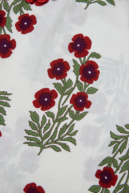 Blusa de Algodón Blanca Talla Grande con Estampado Floral, Ribete de Ricrac y Manga Corta