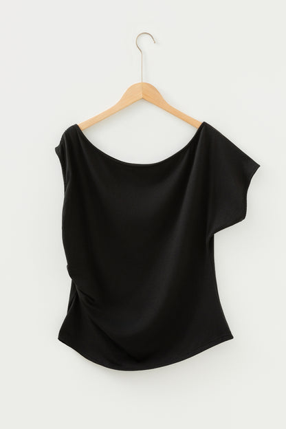 Black Plus Size Solid Color Asymmetric Neck Short Sleeve Blouse - Snoopy's Closet