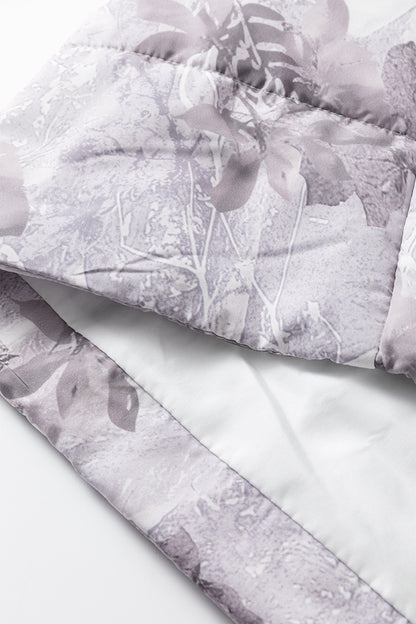 Chaleco acolchado de invierno con estampado de hojas de camuflaje gris