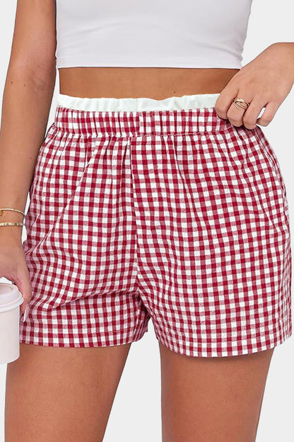 Pantalones cortos de talla grande con estampado a cuadros y ribete de contraste en rojo