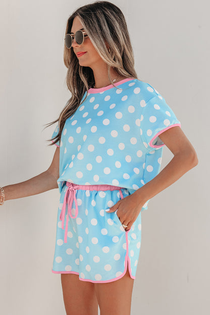 Conjunto casual corto azul cielo con lunares y borde en contraste