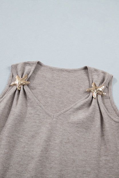 Camiseta de tirantes de punto con detalle de estrella metálica y cuello de pico Gray Morn
