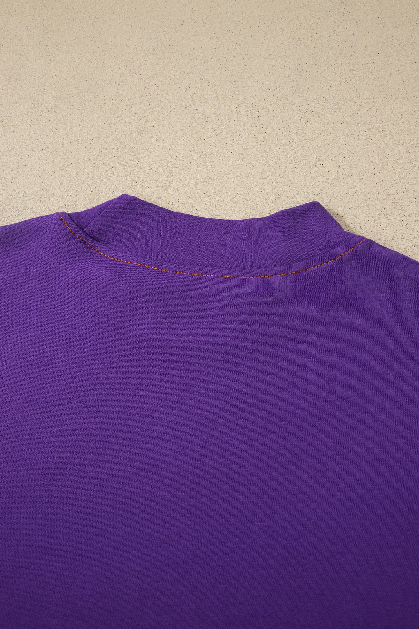Camiseta Tillandsia Morada Reversible con Costuras a Contraste