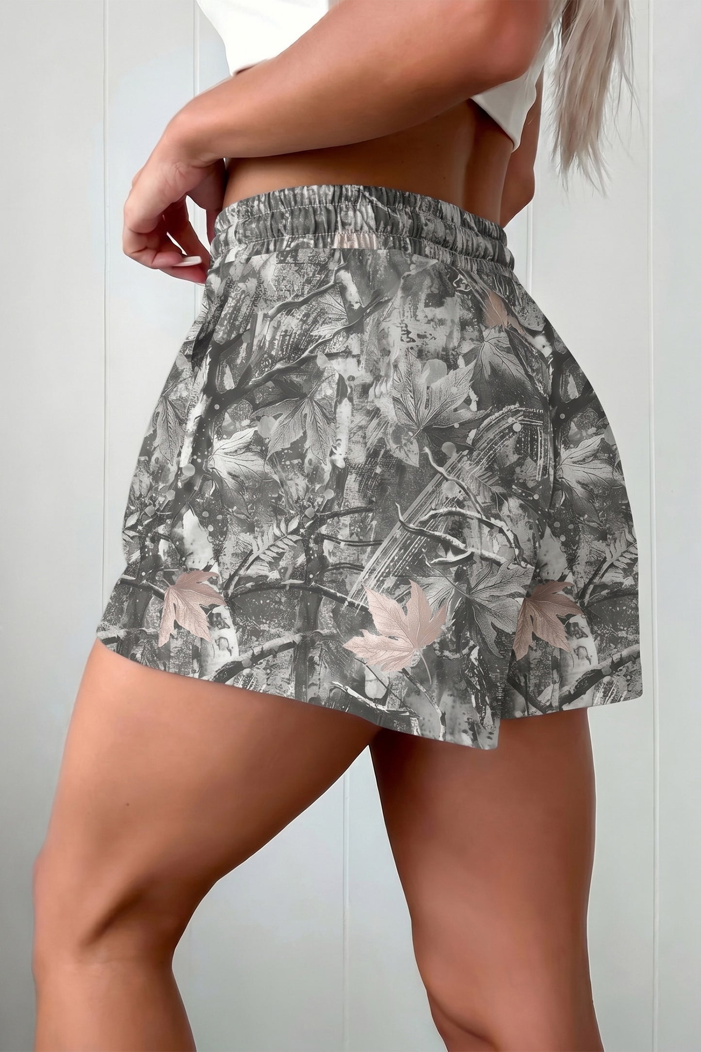 Pantalón Corto Elástico con Estampado de Hojas de Arce Abstractas Grises