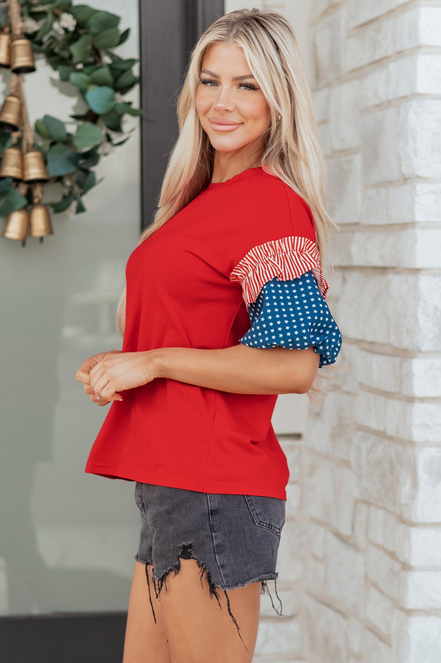 Top de manga corta abullonada Fiery Red Stars and Stripes