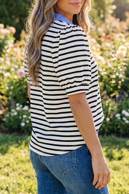 Blusa con cuello polo, manga corta abullonada, bloques de color y rayas azules