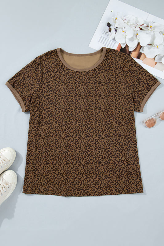Camiseta de cuello redondo con estampado de leopardo de talla grande caqui con ribete acanalado