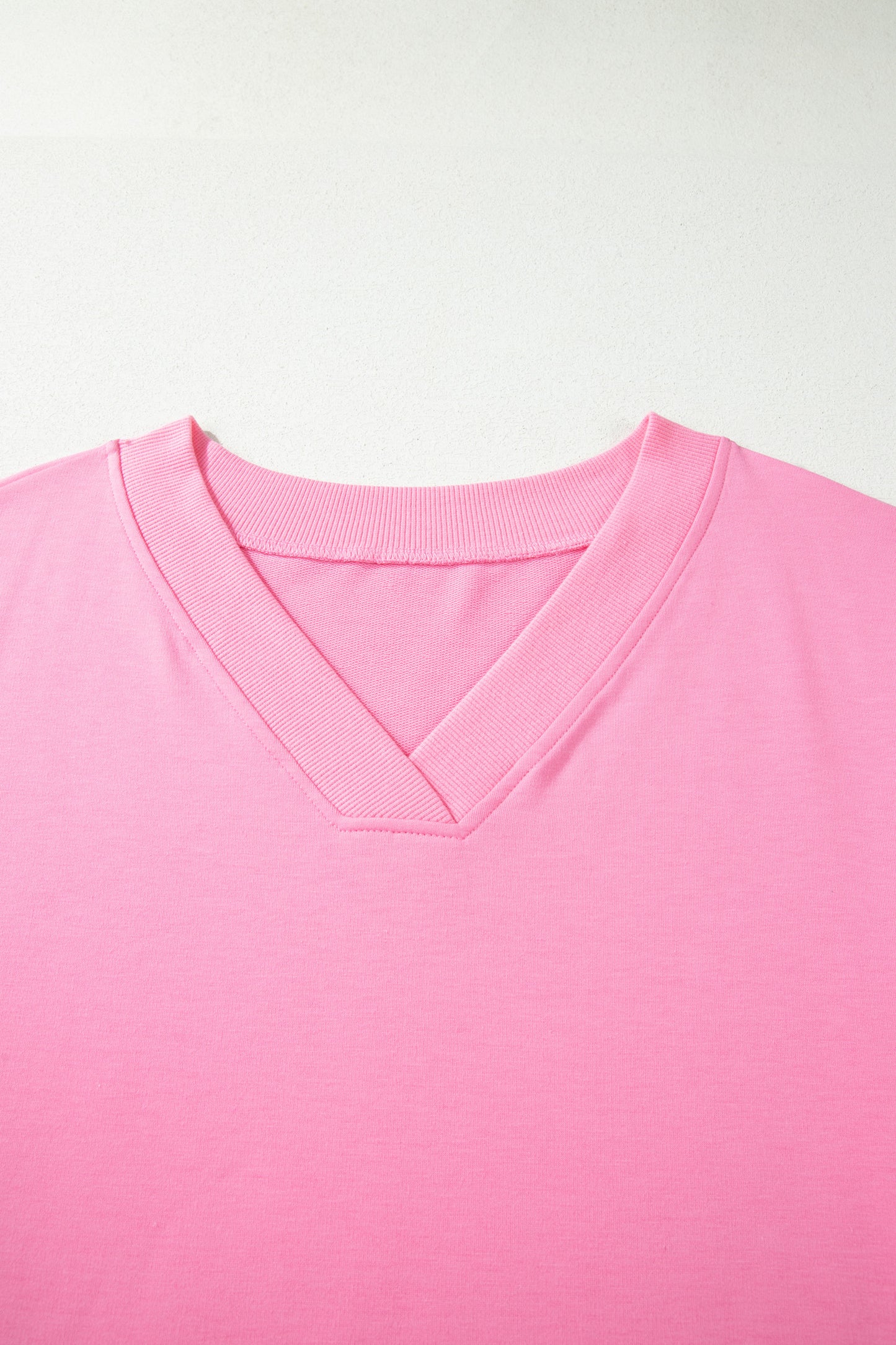Conjunto de camiseta con cuello en V sólida y pantalones con cordón Bonbon de talla grande