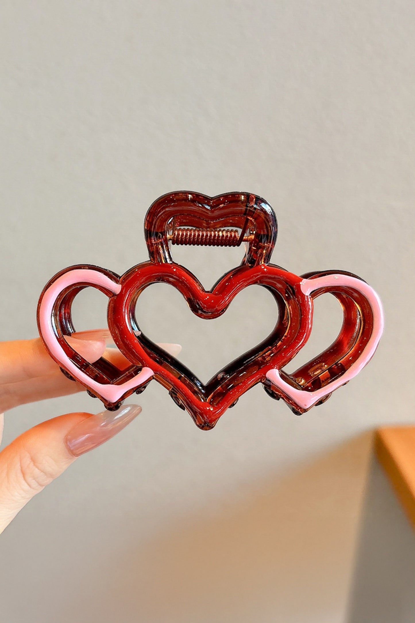 Bonbon Hollowed Heart Design Color Contrasted Acrylic Hair Claw Clip - Snoopy's Closet