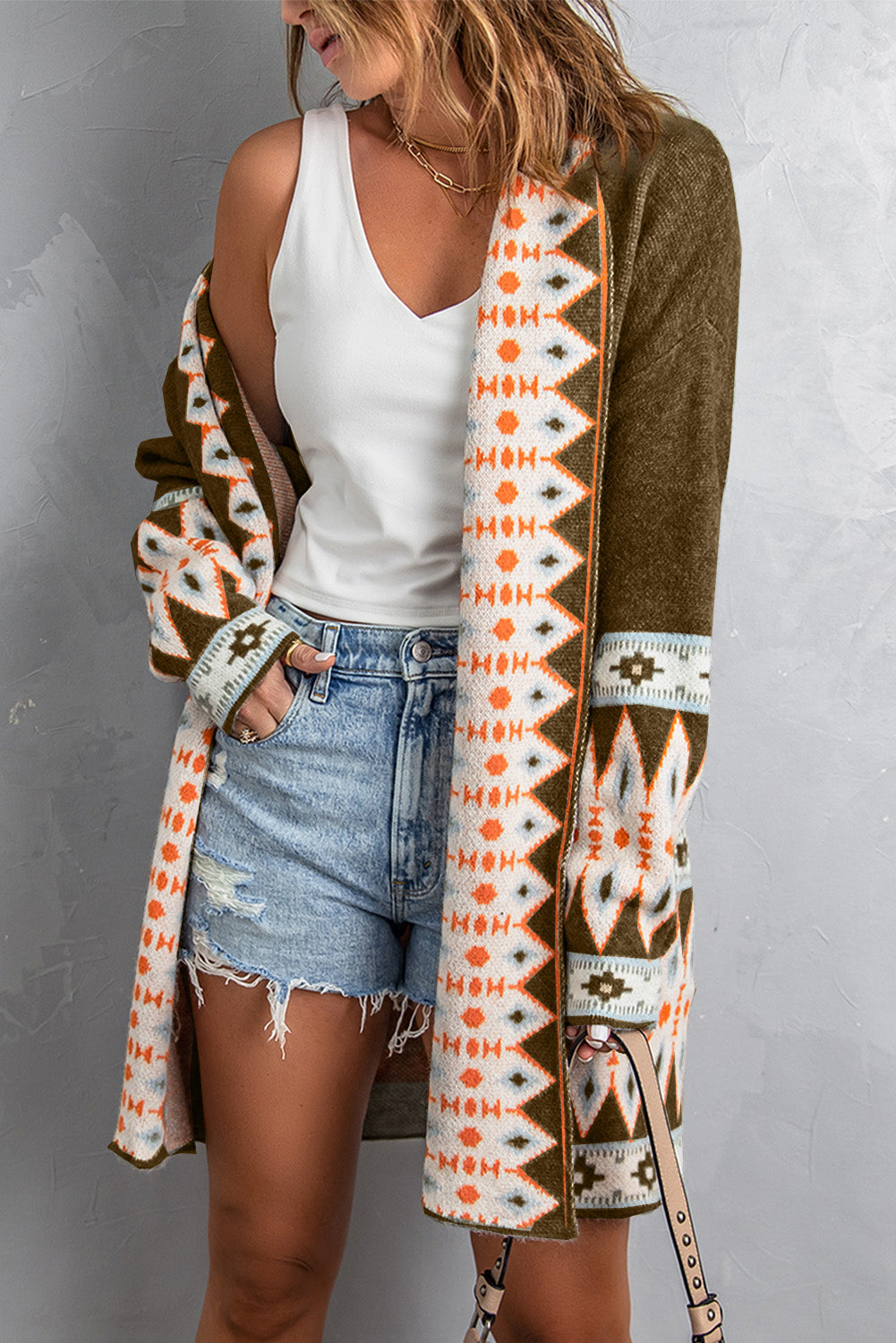 Cárdigan de punto abierto con estampado azteca marrón