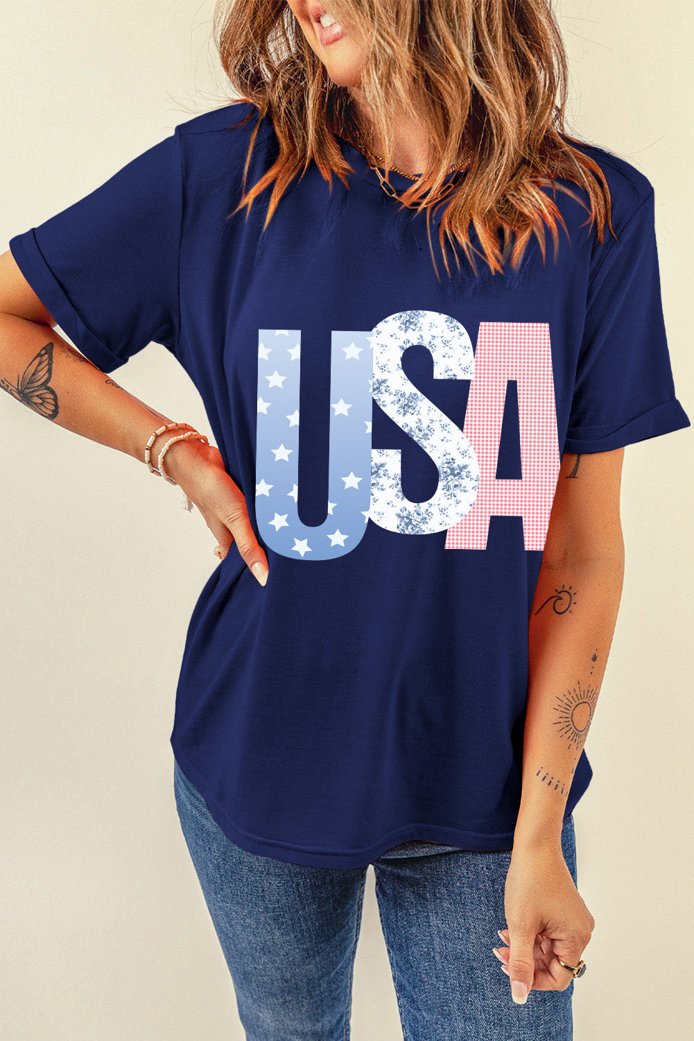 Camiseta de cuello redondo azul con gráfico de EE. UU. del 4 de julio