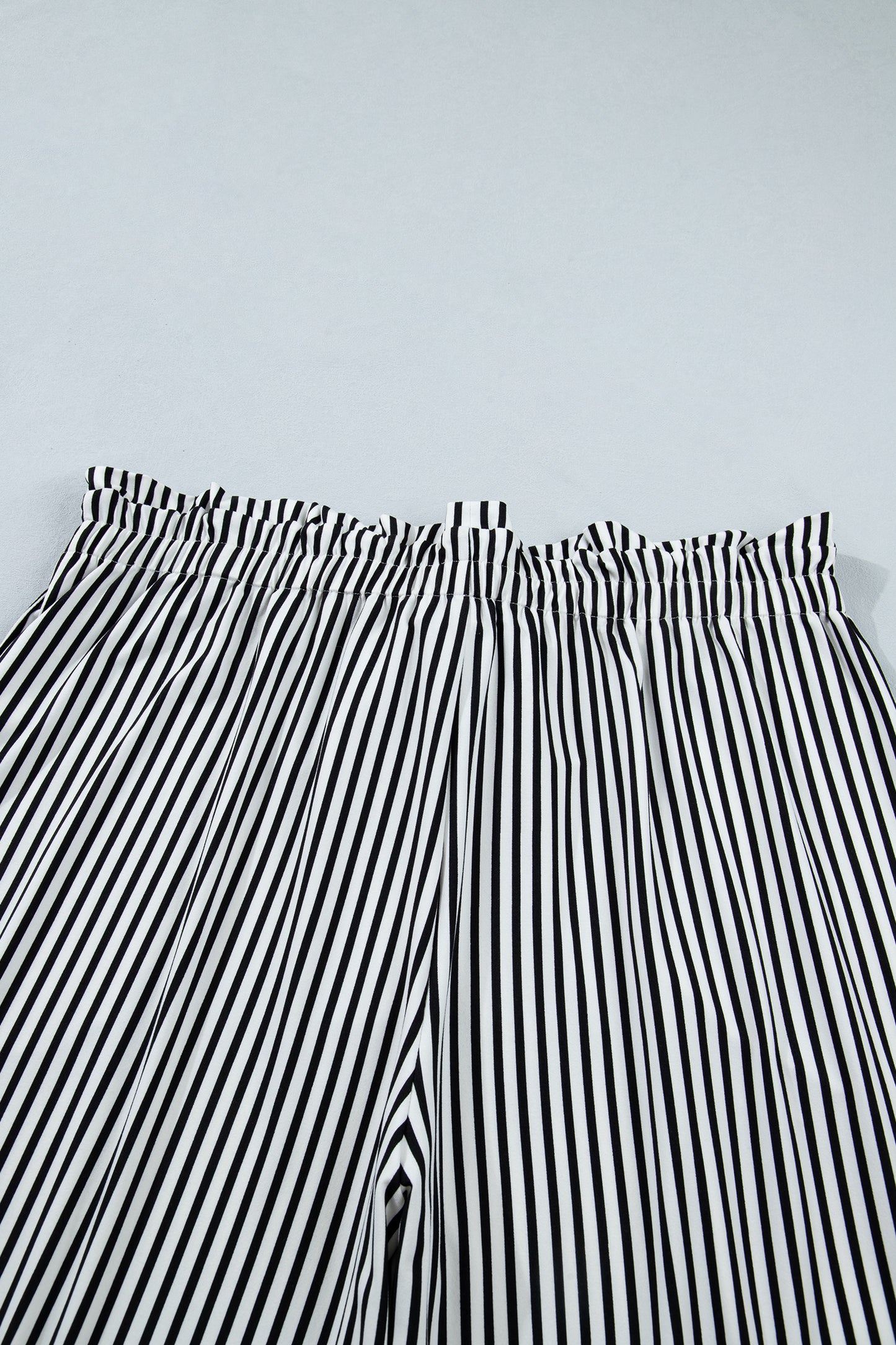Pantalones casuales rectos holgados de talla grande con rayas negras