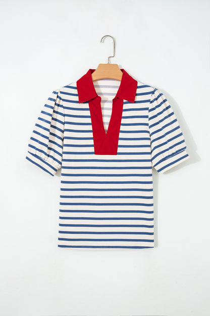 Blusa con cuello polo, manga corta abullonada, bloques de color y rayas azules