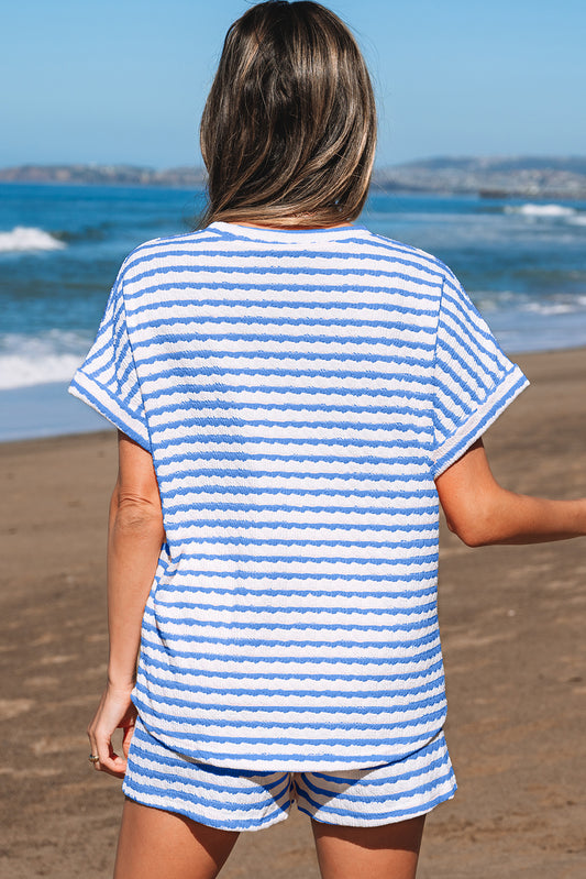 Conjunto de top de manga corta de punto a rayas azul cielo y shorts con cordón