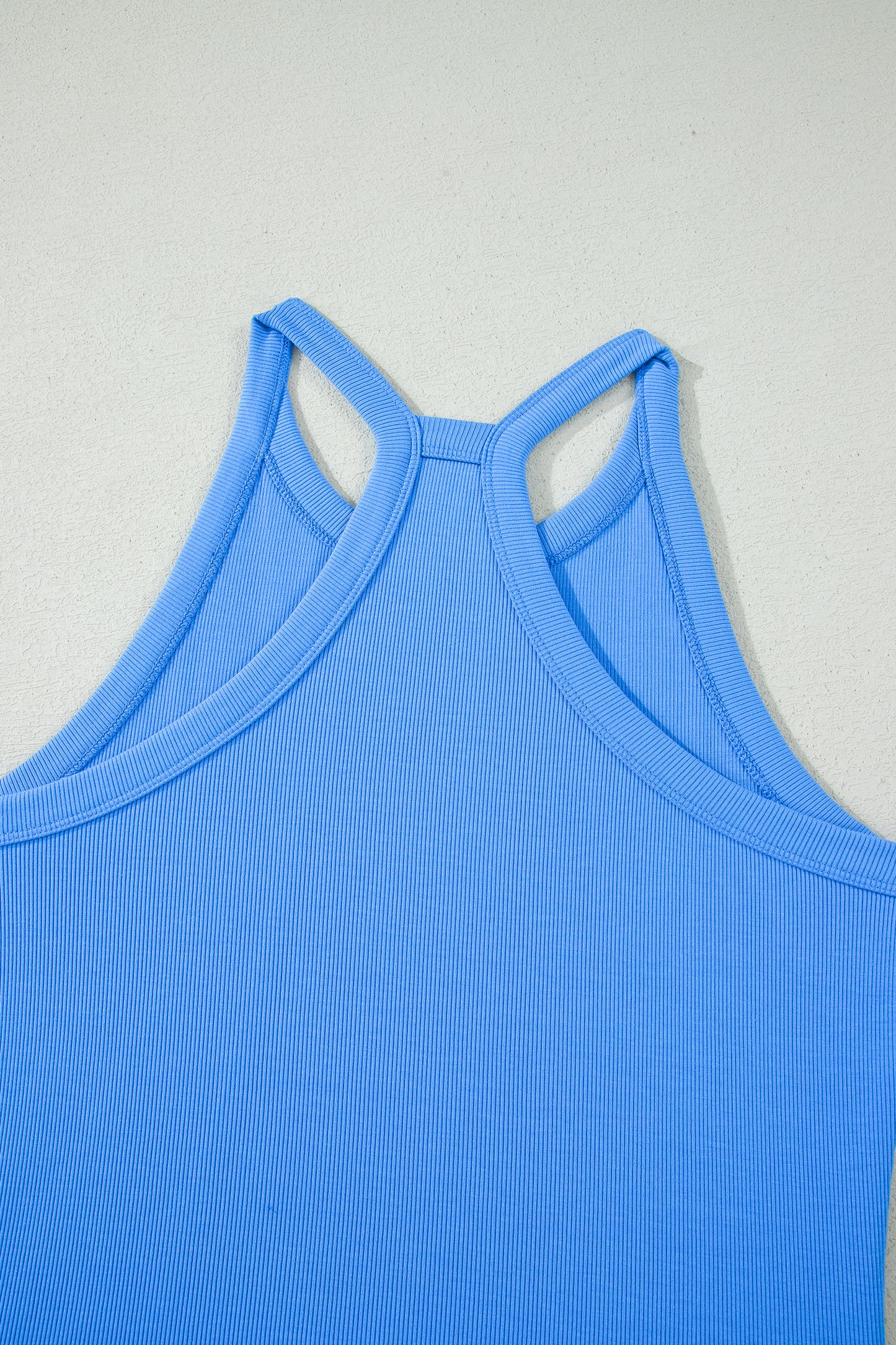 Conjunto de 2 piezas de top sin mangas ajustado azul cielo y shorts elásticos de cintura alta