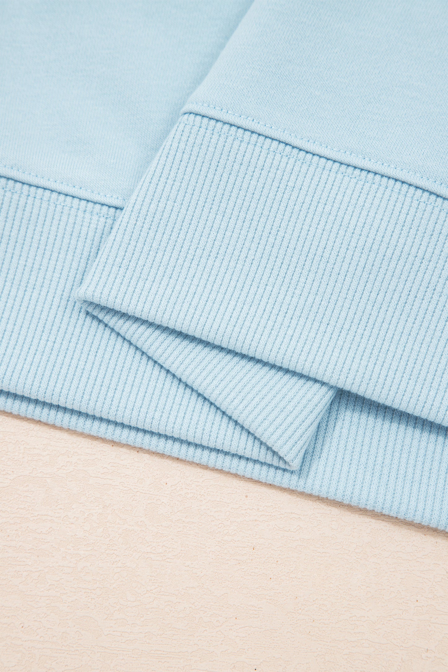 Conjunto de 2 piezas de top de manga corta con ribete acanalado color azul bruma y pantalones holgados con cordón