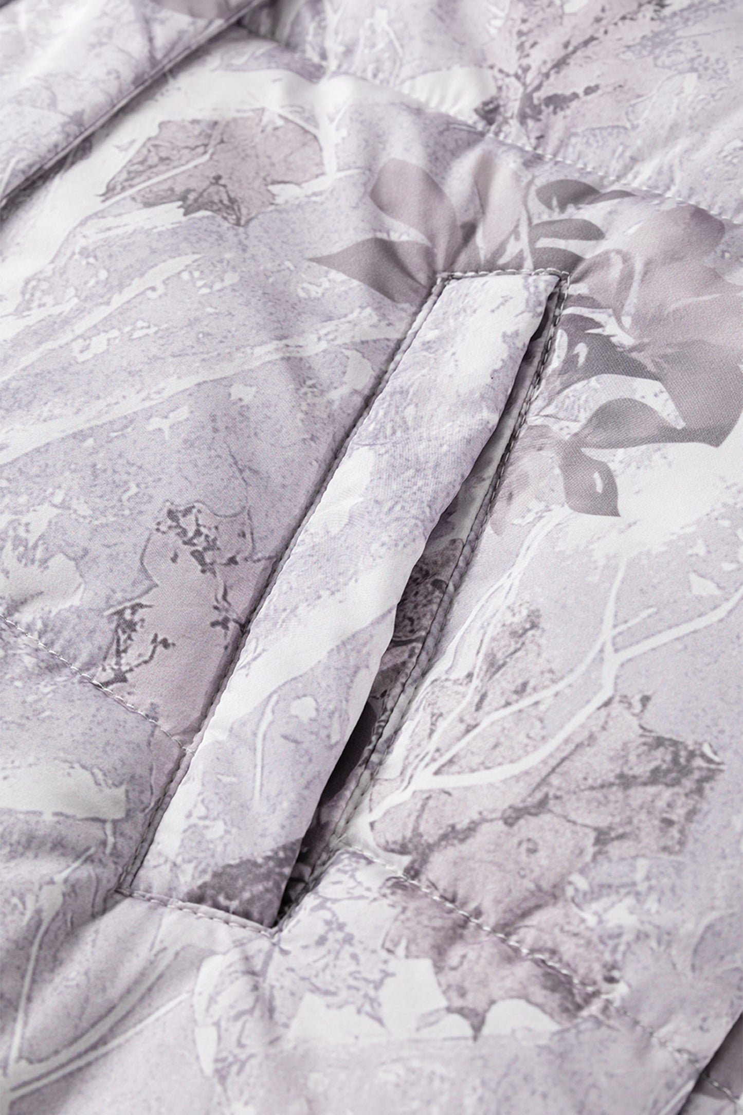 Chaleco acolchado de invierno con estampado de hojas de camuflaje gris