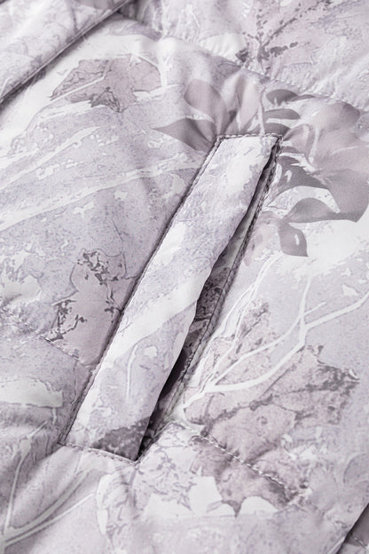 Chaleco acolchado de invierno con estampado de hojas de camuflaje gris