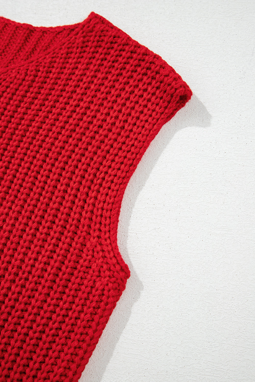 Chaleco de punto texturizado rojo fuego sólido con bolsillos laterales y botones