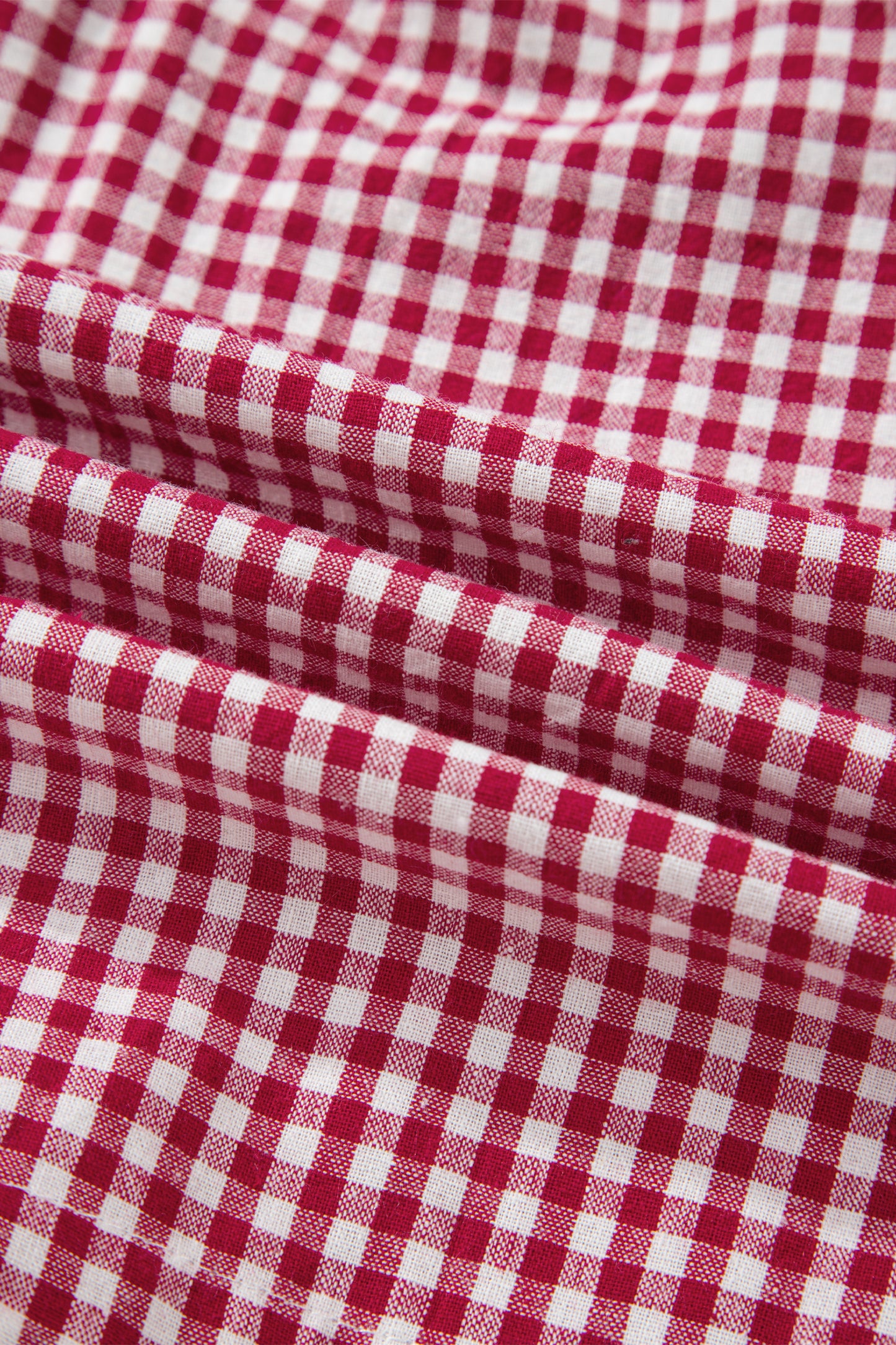 Pantalones cortos de talla grande con estampado a cuadros y ribete de contraste en rojo