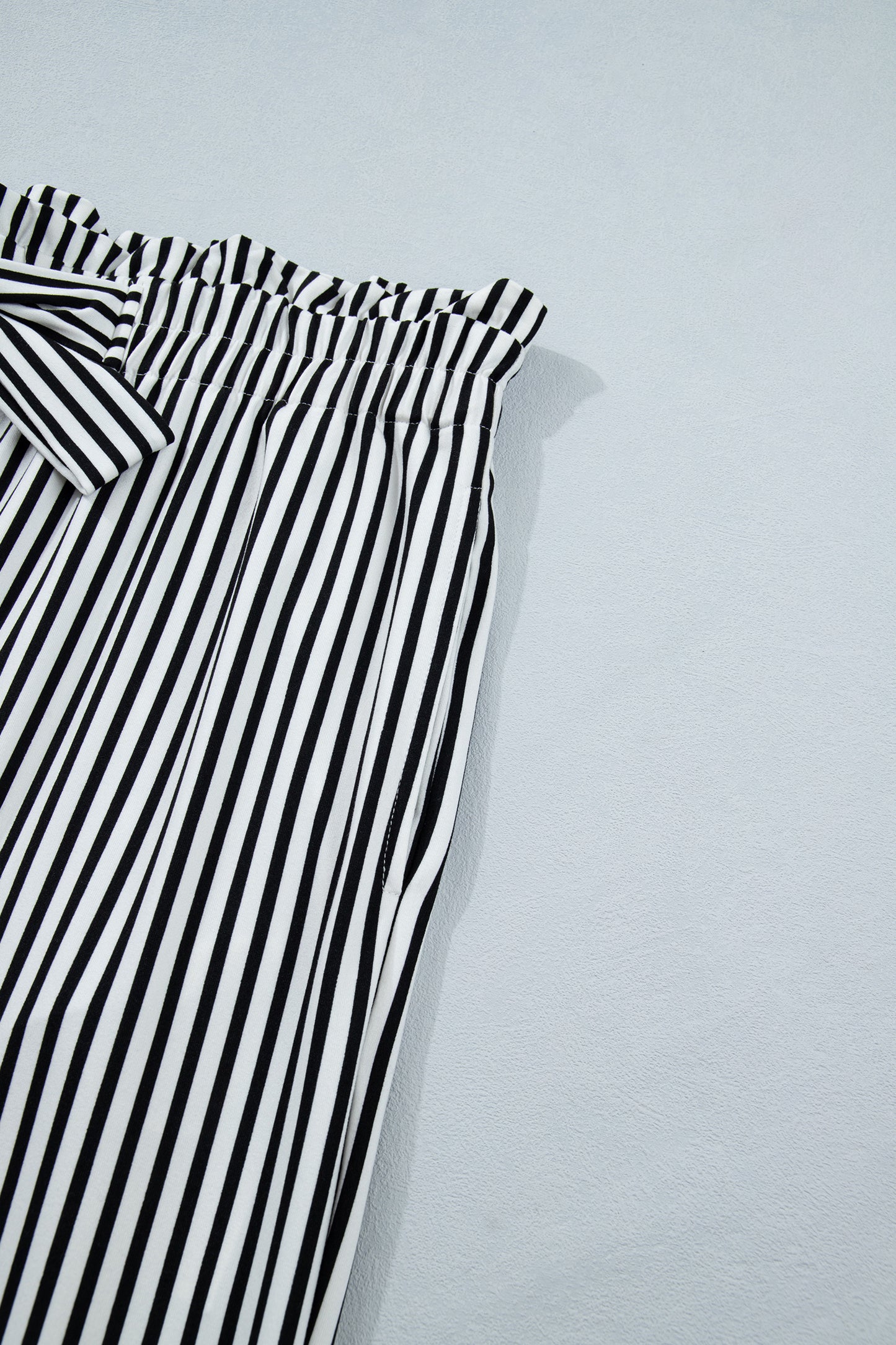 Pantalones casuales rectos holgados de talla grande con rayas negras