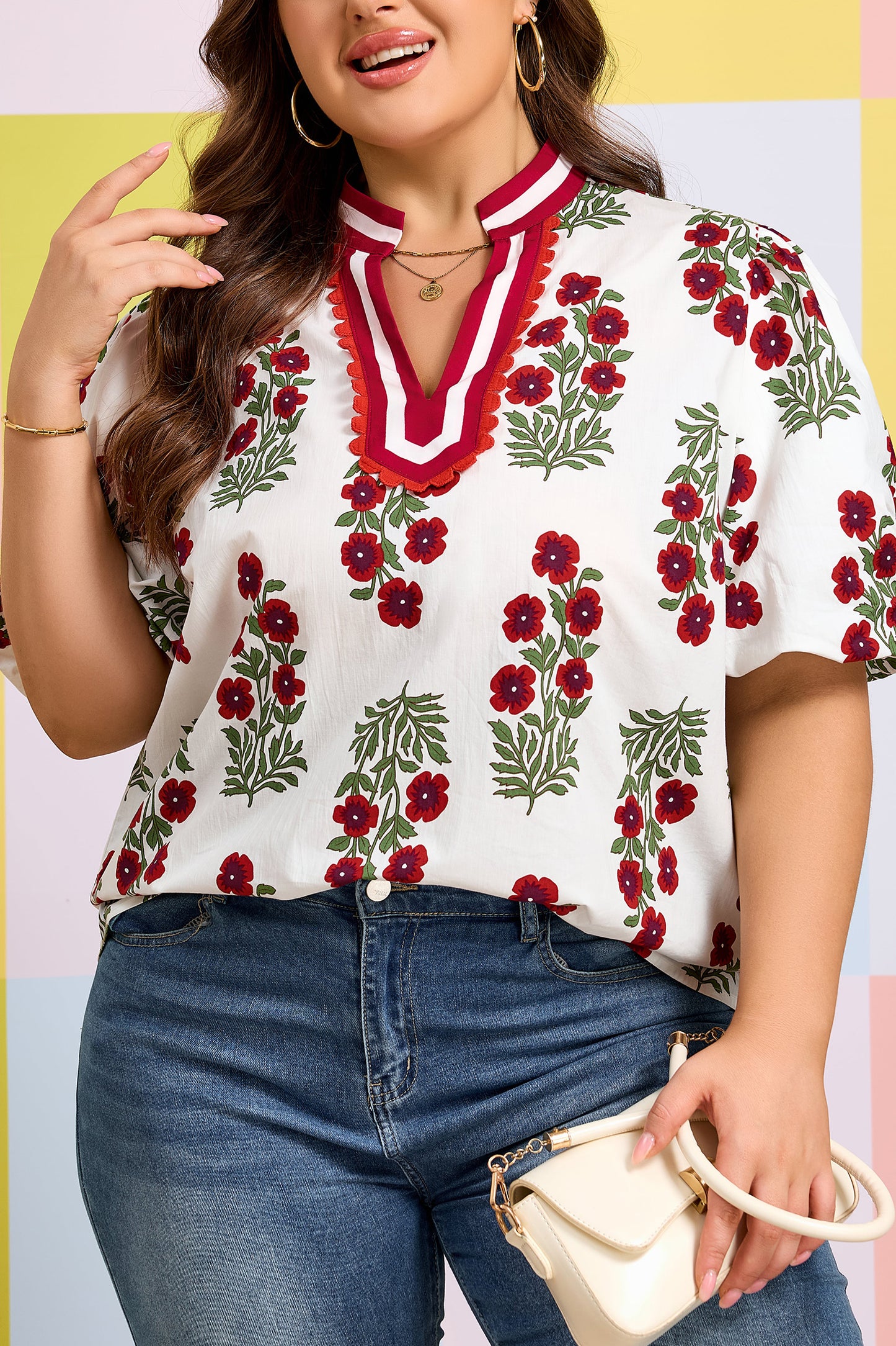 Blusa de Algodón Blanca Talla Grande con Estampado Floral, Ribete de Ricrac y Manga Corta