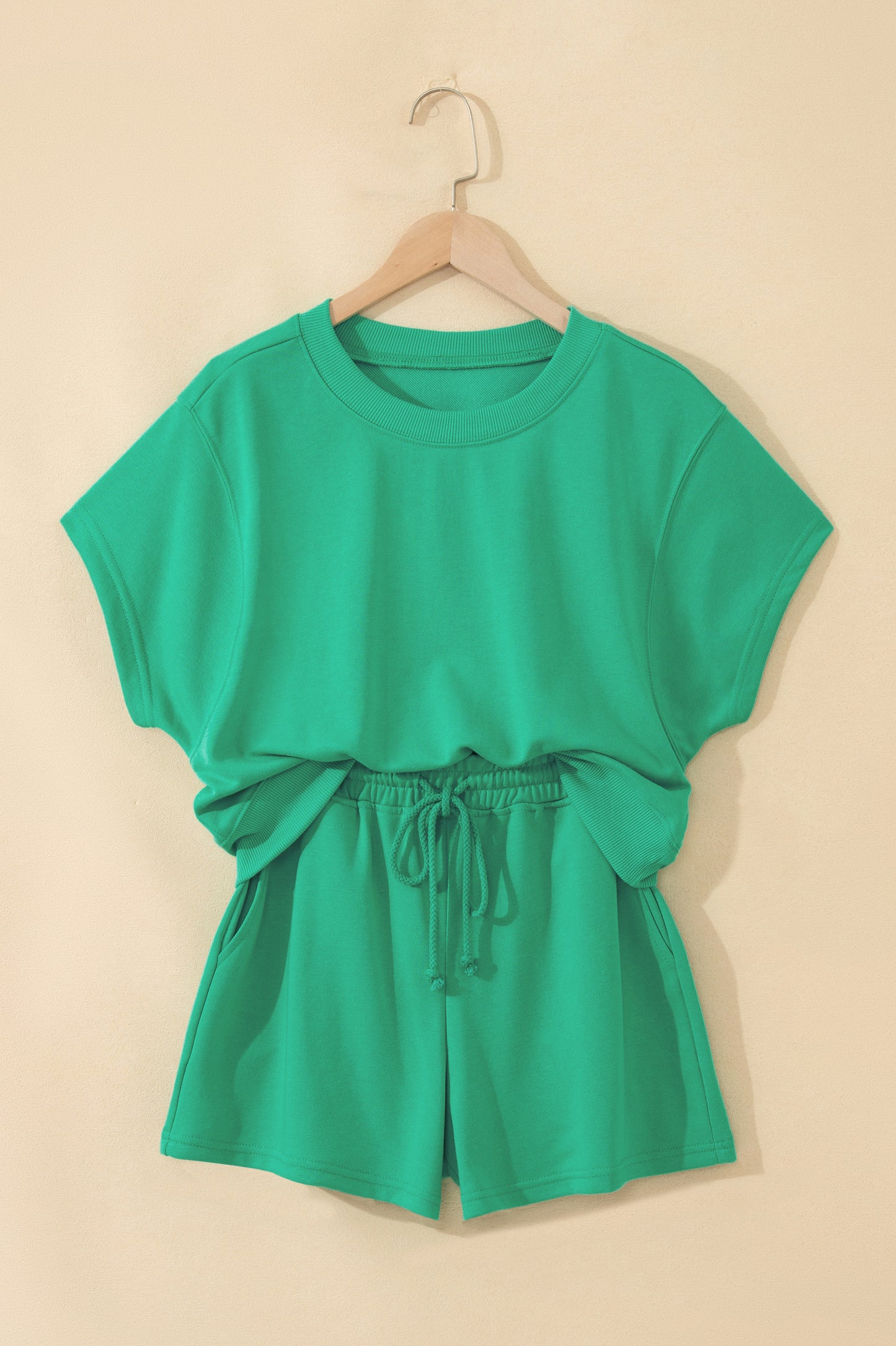 Conjunto de 2 piezas de camiseta holgada y pantalones cortos con cordón en verde mar liso