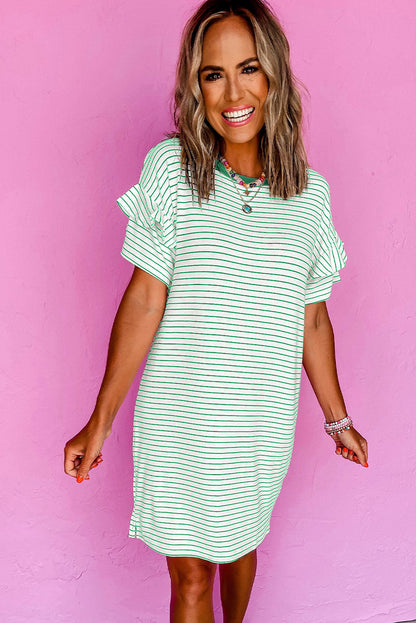 Vestido minishift con cuello redondo, manga corta con volantes y rayas verdes