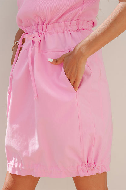 Minivestido con cordón, cuello redondo, manga corta con puño y retazos de telas mixtas Bonbon