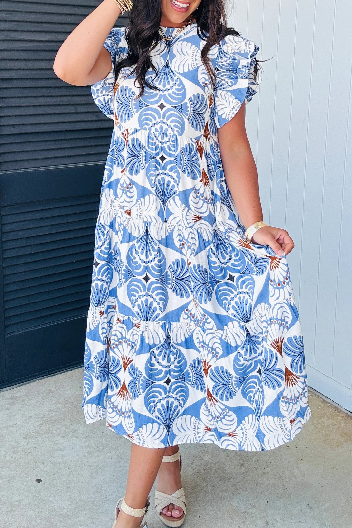 Vestido largo de vacaciones con mangas con volantes y estampado botánico tropical azul cielo