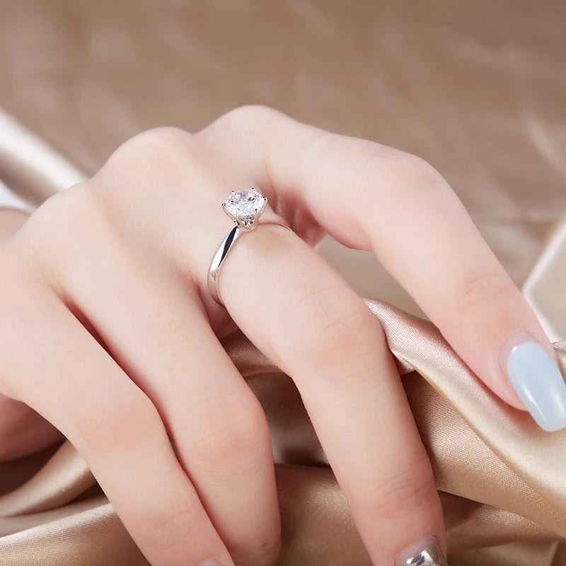 Customized Moissanite Ring Six Claw Female Elegant S925 Sterling Silver Ring Round Brilliant Cut Women Jewelry Fine Jewelry Ring