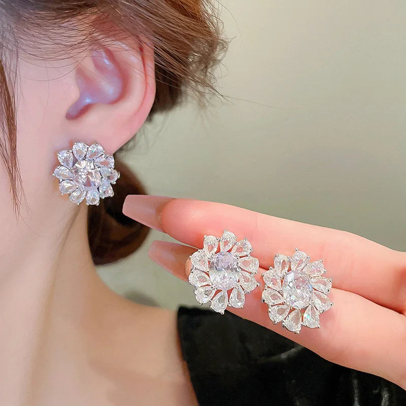 White Gold Flower Stud Earrings Crystal Rhinestone Claw Setting Romantic Wedding Jewelry For Women