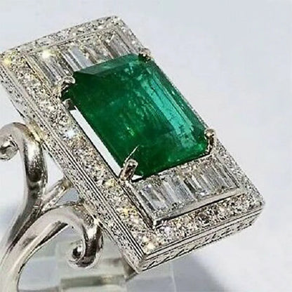 European and American Anniversary Couple Gift: European and American New Geometric Ring Luxury Green Zircon Accessory