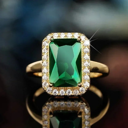 European and American Anniversary Couple Gift: European and American New Geometric Ring Luxury Green Zircon Accessory