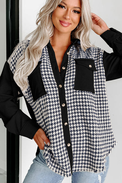 Sobrecamisa negra de pana con diseño de pata de gallo y bolsillos con solapa
