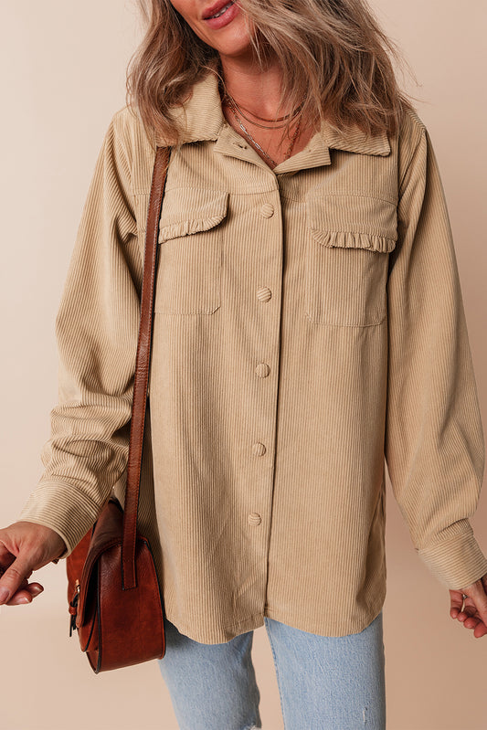 Chaqueta camisera de pana sólida con volantes, bolsillos con solapa y botones, color beige francés claro