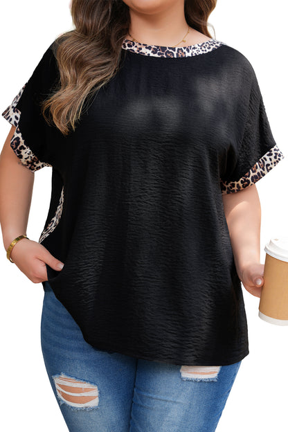 Camiseta suelta de cuello redondo con retales de leopardo y talla grande en negro